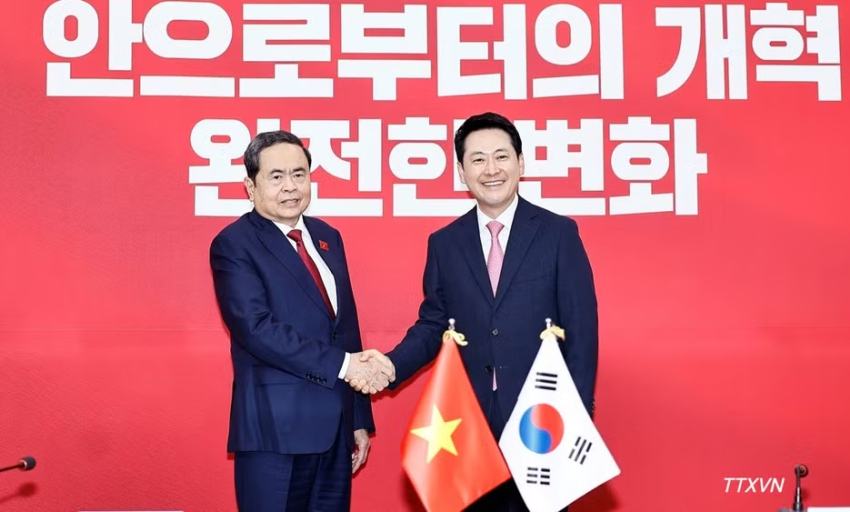 Chủ tịch Quốc hội Trần Thanh Mẫn tiếp Chủ tịch Đảng Sức mạnh Quốc d&acirc;n Jang Dong Hyeok