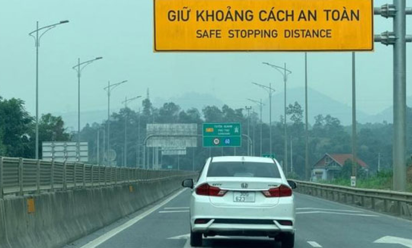 Đưa t&igrave;nh huống khoảng c&aacute;ch an to&agrave;n tr&ecirc;n cao tốc v&agrave;o đ&agrave;o tạo l&aacute;i xe