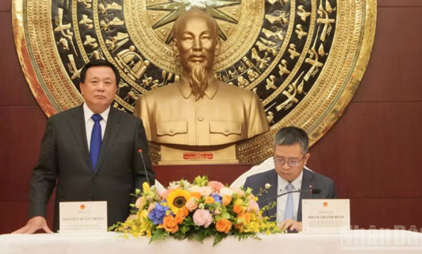 Khẳng định tầm quan trọng của hợp t&aacute;c, trao đổi l&yacute; luận Việt Nam-Trung Quốc