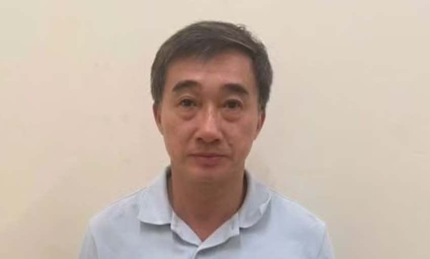 Khởi tố Thứ trưởng Y tế Trần Văn Thuấn về tội "Nhận hối lộ"
