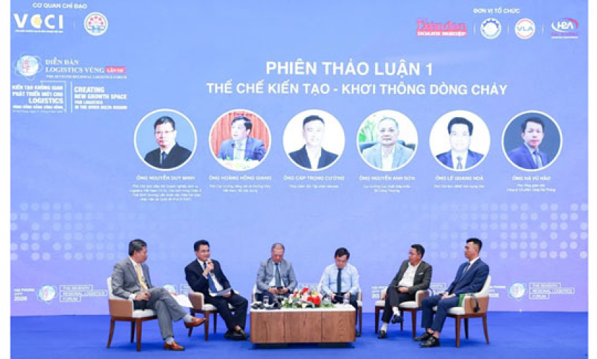 Logistics tăng tốc, v&igrave; sao 98% container vẫn phải đi đường bộ?
