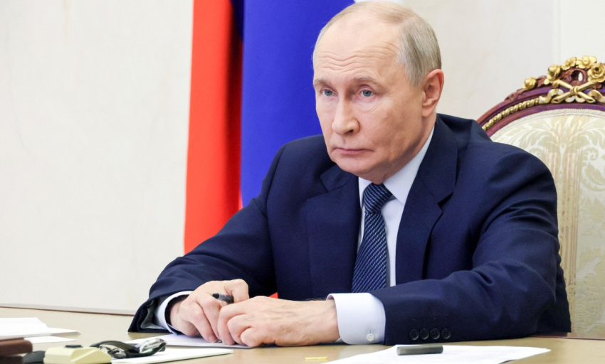 &Ocirc;ng Putin bất ngờ ra lệnh tạm ngừng tấn c&ocirc;ng Kiev