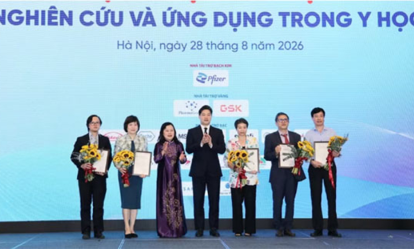 Ph&aacute;t huy sức mạnh tr&iacute; thức ng&agrave;nh y v&igrave; sức khỏe nh&acirc;n d&acirc;n