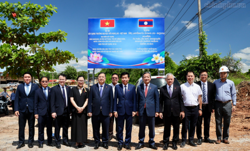 Ph&oacute; Thủ tướng Thường trực Phạm Gia T&uacute;c thăm c&aacute;c c&ocirc;ng tr&igrave;nh, dự &aacute;n hợp t&aacute;c hữu nghị Việt Nam - L&agrave;o