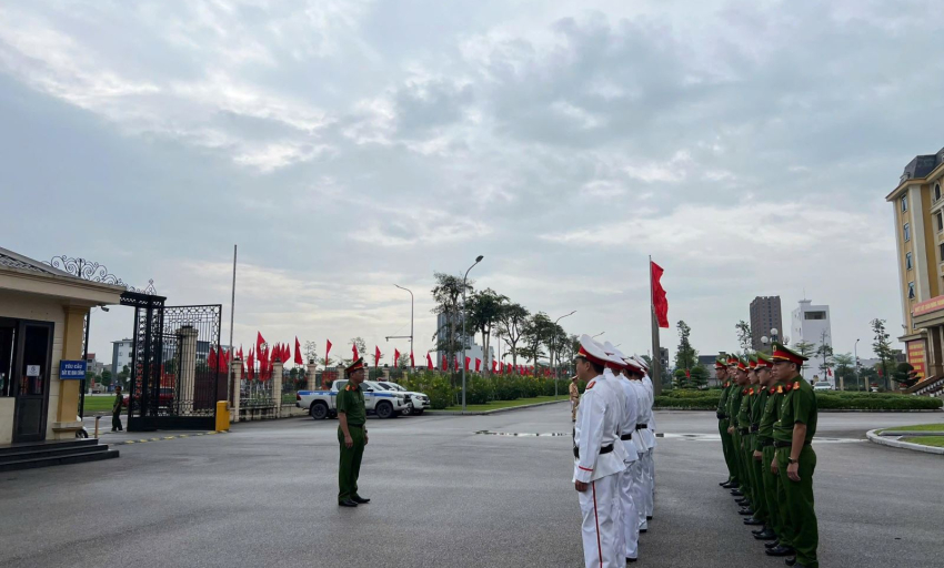 Ph&ograve;ng Cảnh s&aacute;t cơ động tăng cường bảo vệ mục ti&ecirc;u, giữ vững an ninh, trật tự trước thềm Lễ c&ocirc;ng bố Nghị quyết về việc th&agrave;nh lập th&agrave;nh phố Bắc Ninh