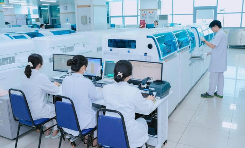 R&uacute;t ngắn 2 giờ chờ x&eacute;t nghiệm nhờ chuyển đổi số v&agrave; hệ thống x&eacute;t nghiệm thống nhất
