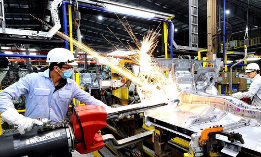 Sản xuất c&ocirc;ng nghiệp 8 th&aacute;ng đạt mức cao nhất c&ugrave;ng kỳ nhiều năm