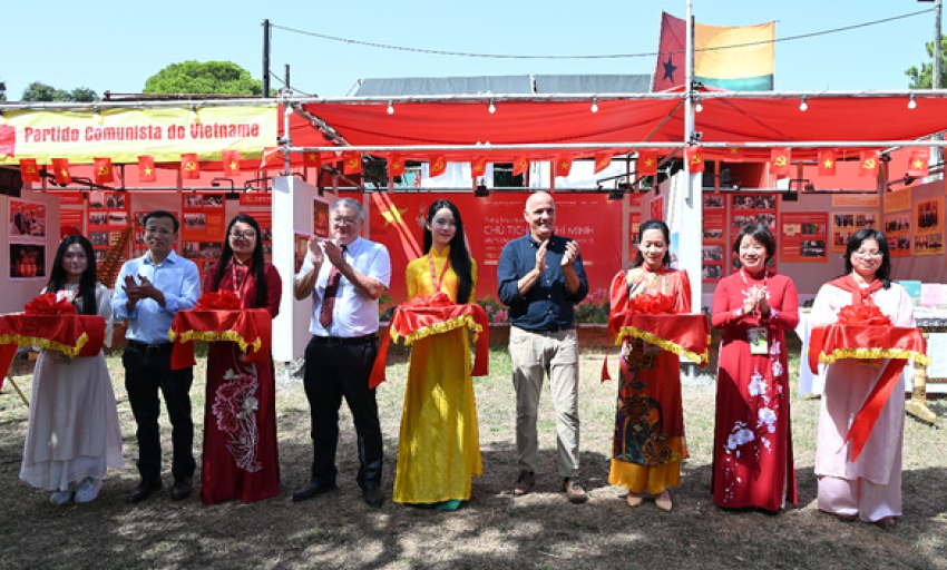 T&ocirc;n vinh Chủ tịch Hồ Ch&iacute; Minh tại Bồ Đ&agrave;o Nha