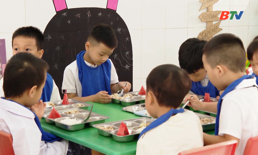 Bắc Ninh từng bước th&aacute;o gỡ b&agrave;i to&aacute;n b&aacute;n tr&uacute; đầu năm học 