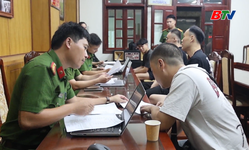 B&agrave;n giao 8 đối tượng Interpol truy n&atilde; đỏ cho H&agrave;n Quốc 