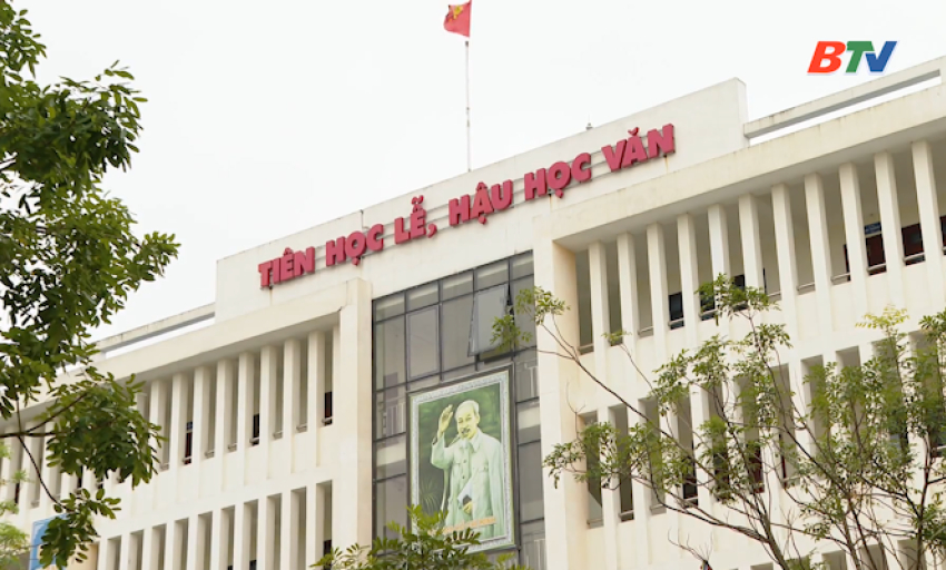 Bố tr&iacute; nh&acirc;n sự gi&aacute;o dục đảm bảo c&ocirc;ng khai, d&acirc;n chủ 