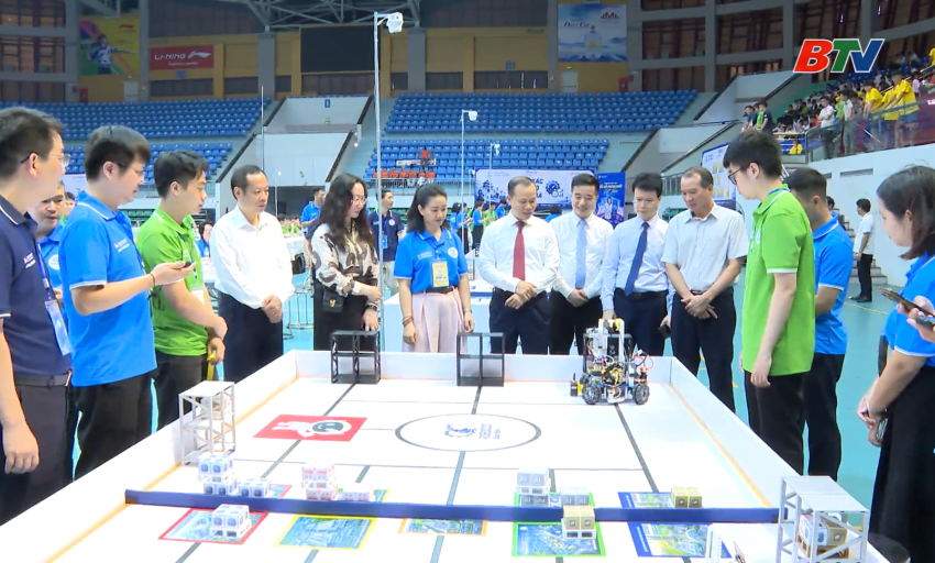 Bồi dưỡng t&agrave;i năng từ Robocon