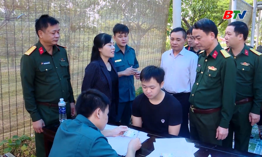Chỉ huy trưởng Bộ CHQS tỉnh kiểm tra công tác khám sức khỏe nghĩa vụ quân sự