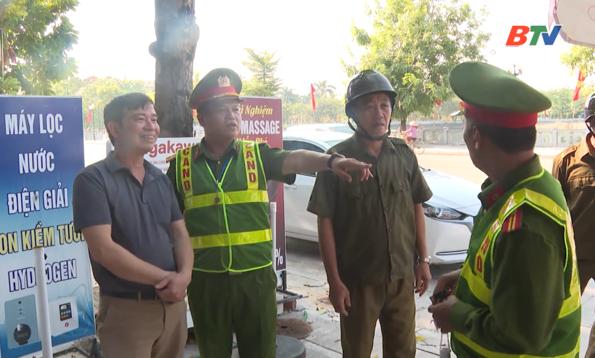 C&ocirc;ng an phường Việt Y&ecirc;n bảo đảm trật tự h&agrave;nh lang giao th&ocirc;ng 