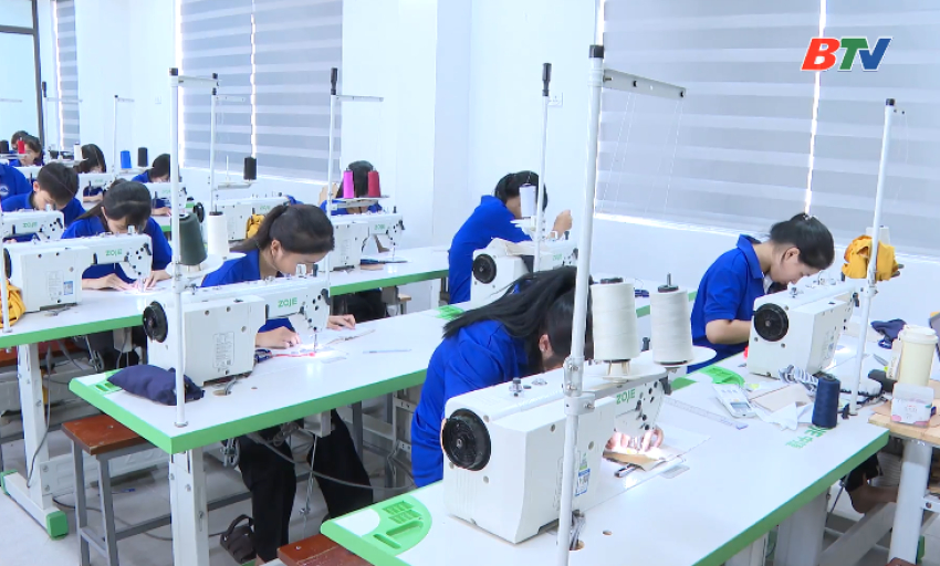 D&acirc;n tộc v&agrave; ph&aacute;t triển: Quan t&acirc;m đ&agrave;o tạo nghề cho con em v&ugrave;ng miền n&uacute;i