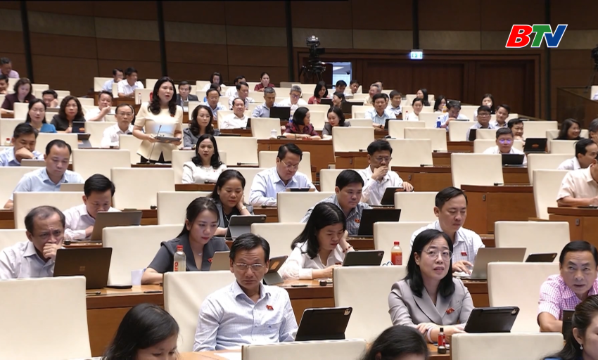 Đo&agrave;n ĐBQH Bắc Ninh đ&oacute;ng g&oacute;p &yacute; kiến tại Hội trường v&agrave;o dự thảo Luật nh&agrave; ở (sửa đổi)