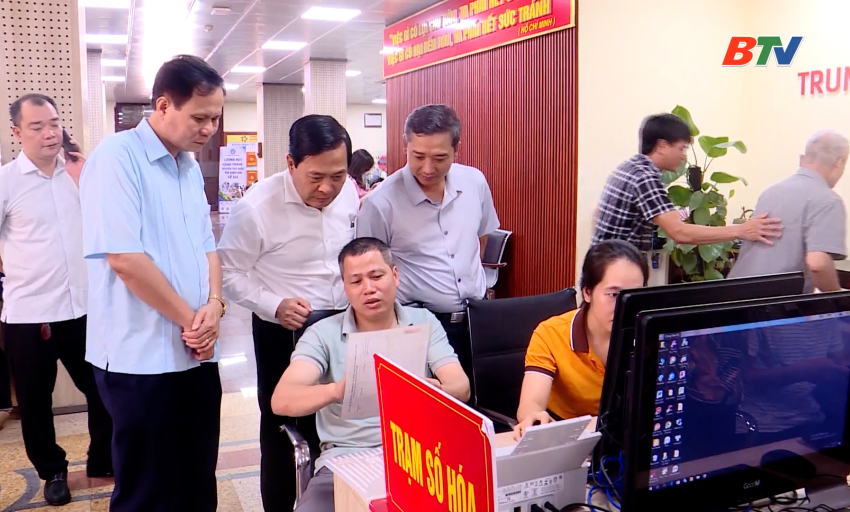 Chủ tịch HĐND tỉnh gi&aacute;m s&aacute;t việc thực hiện Nghị quyết 57 tại phường Kinh Bắc