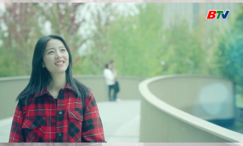 Phim mới: Tiến về ph&iacute;a trước