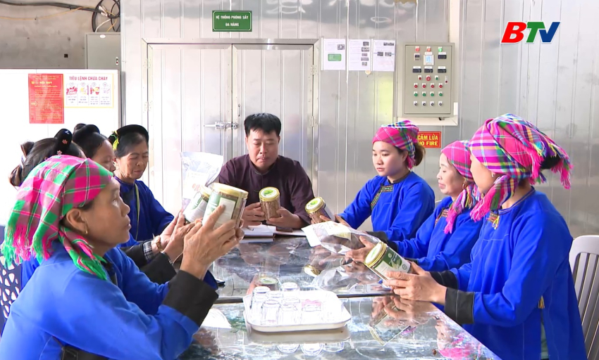 Đảng viên đi trước làng nước theo sau