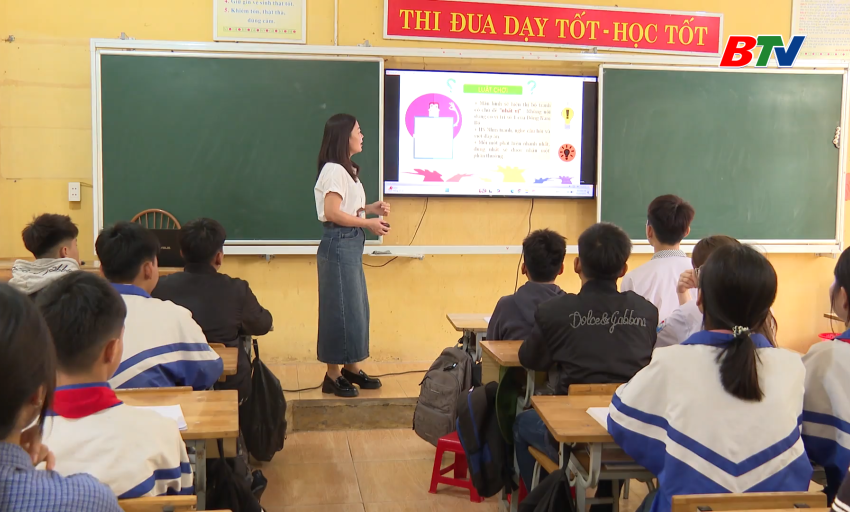 Gương gi&aacute;o vi&ecirc;n ti&ecirc;u biểu