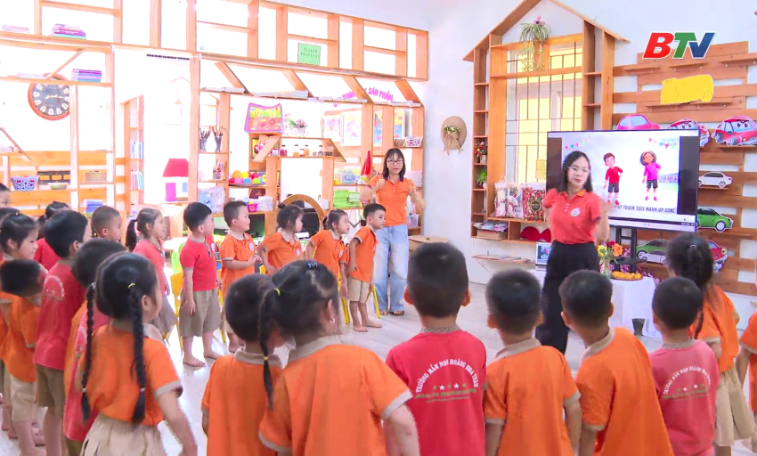 Học tập v&agrave; l&agrave;m theo tư tưởng, đạo đức, phong c&aacute;ch Hồ Ch&iacute; Minh: N&ecirc;u gương từ những việc l&agrave;m cụ thể