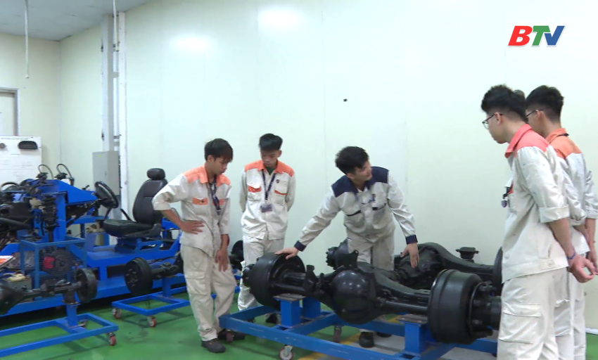 Khoa học v&agrave; c&ocirc;ng nghệ: M&ocirc; đun đ&agrave;o tạo n&acirc;ng cao năng suất chất lượng cho sinh vi&ecirc;n