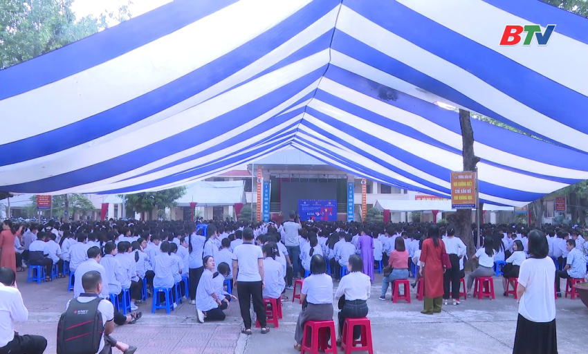 Mạng x&atilde; hội v&agrave; AI &ndash; Cơ hội v&agrave; th&aacute;ch thức của trẻ