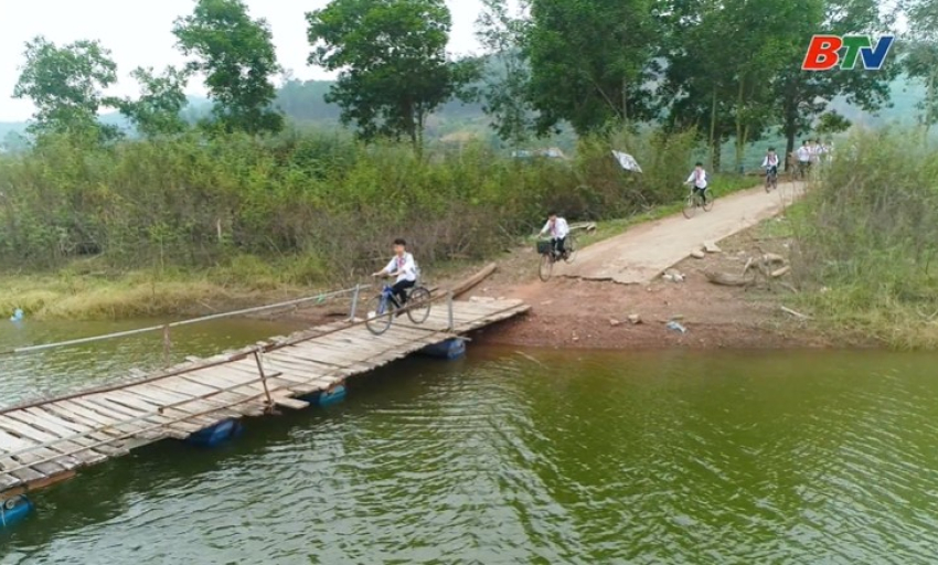 Mong ước của người d&acirc;n v&ugrave;ng l&ograve;ng hồ Cấm Sơn về một c&acirc;y cầu ki&ecirc;n cố