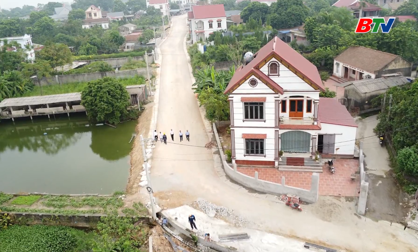 N&ocirc;ng th&ocirc;n mới: N&acirc;ng cấp, mở rộng đường giao th&ocirc;ng n&ocirc;ng th&ocirc;n