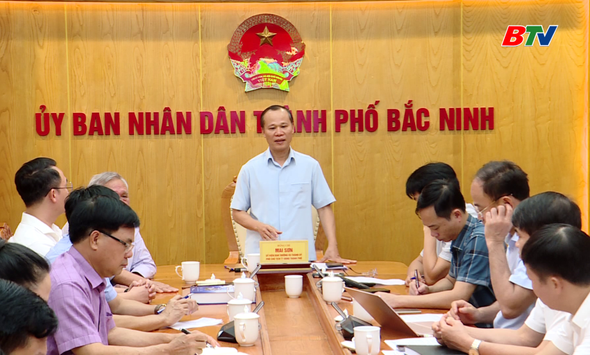 L&atilde;nh đạo UBND Th&agrave;nh phố l&agrave;m việc với Đại học C&ocirc;ng nghệ Đ&ocirc;ng &Aacute;