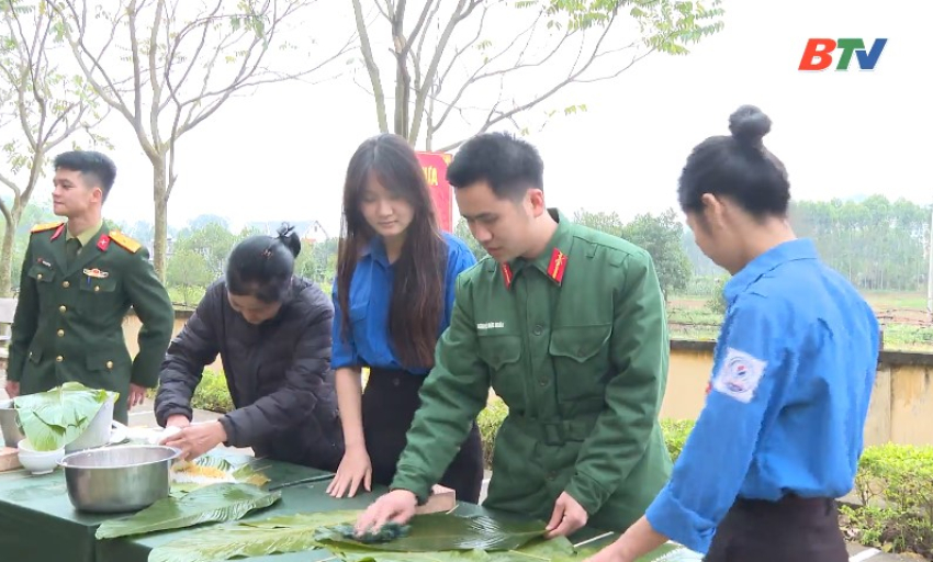 Tết ở đơn vị - Ấm &aacute;p nghĩa t&igrave;nh đồng đội