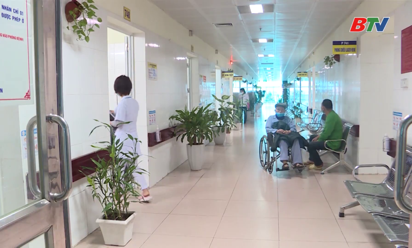 Truyền h&igrave;nh Nh&acirc;n đạo: C&ocirc;ng t&aacute;c x&atilde; hội - Nhịp cầu hỗ trợ người bệnh