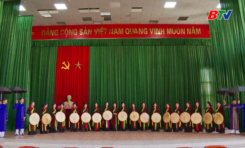 Văn h&oacute;a &ndash; Văn nghệ: Phụ nữ với h&agrave;nh tr&igrave;nh g&igrave;n giữ hồn văn h&oacute;a