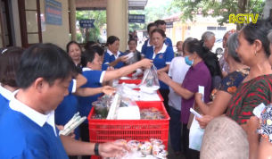 Bữa cơm tự t&acirc;m - Ấm l&ograve;ng người bệnh