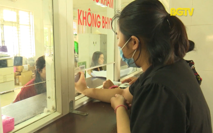 100% đơn vị trực thuộc Sở Y tế thực hiện thanh to&aacute;n kh&ocirc;ng d&ugrave;ng tiền mặt 