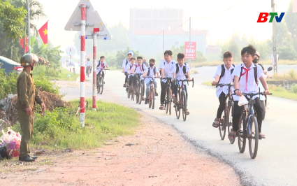 1200 m&ocirc; h&igrave;nh cổng trường An to&agrave;n giao th&ocirc;ng