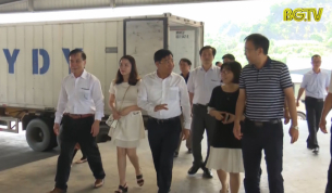 PCT Dương Văn Th&aacute;i thị s&aacute;t TT Quản gi&aacute;m h&agrave;ng h&oacute;a TM bi&ecirc;n giới Bằng Tường