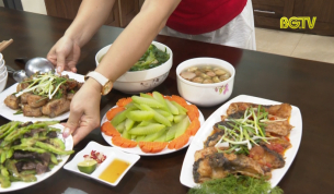 Bữa cơm gia đ&igrave;nh - Nơi gắn kết sự y&ecirc;n b&igrave;nh