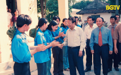 2 lần nguy&ecirc;n Chủ tịch nước Trần Đức Lương về thăm v&agrave; l&agrave;m việc tại tỉnh Bắc Giang