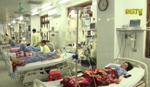 Cấp cứu 46 c&ocirc;ng nh&acirc;n bị ngộ độc thực phẩm