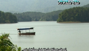 Thắng cảnh Hồ Khu&ocirc;n Thần