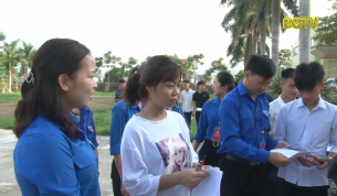 Thanh ni&ecirc;n t&igrave;nh nguyện tiếp sức kỳ thi THPT quốc gia