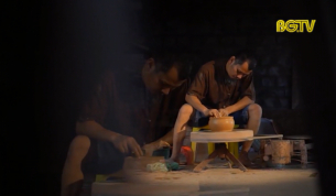 Thắp lửa gốm l&agrave;ng ng&ograve;i