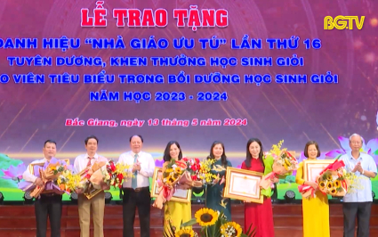 5 nh&agrave; gi&aacute;o được trao danh hiệu Nh&agrave; gi&aacute;o Ưu t&uacute;
