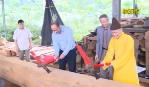 Lễ phạt mộc t&ograve;a Thượng Điện ch&ugrave;a Hạ, T&acirc;y Y&ecirc;n Tử