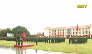 Trường qu&acirc;n sự tuy&ecirc;n thệ chiến sỹ mới