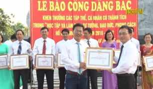 Tuy&ecirc;n dương 98 tập thể, c&aacute; nh&acirc;n điển h&igrave;nh học tập v&agrave; l&agrave;m theo B&aacute;c