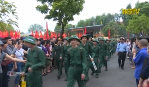 Tưng bừng ng&agrave;y hội t&ograve;ng qu&acirc;n ở c&aacute;c địa phương