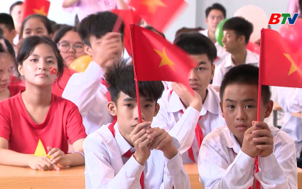 Ấm &aacute;p lễ khai giảng của trẻ khuyết tật 