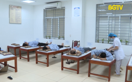 An to&agrave;n sống: Gia tăng bệnh đau lưng ở người trẻ